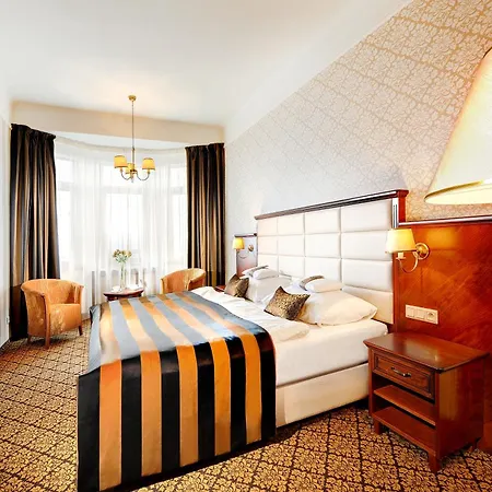 Grand Praha 4*