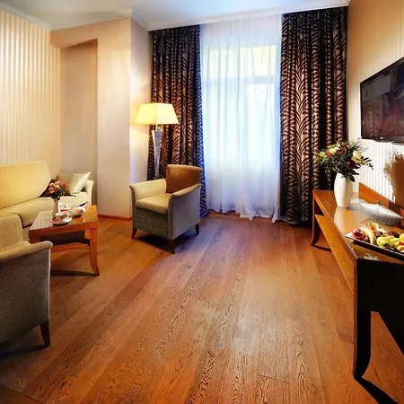 Hotel Grand Praha 4*
